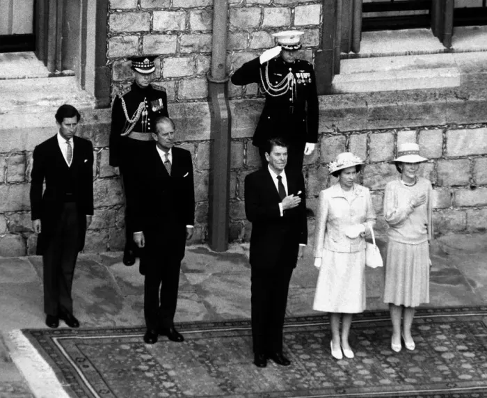 Framed Print : Queen Elizabeth June 1982 with American President Ronald Regan on State Visit to Britain Framed Print : Queen Elizabeth June 1982 with American President Ronald Regan on State Visit to Britain