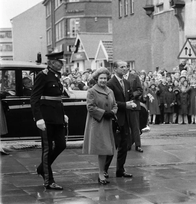 Framed Print : Queen Elizabeth ll Feb 1980 and The Duke of Edinburgh and Duke of Edinburgh arriving Framed Print : Queen Elizabeth ll Feb 1980 and The Duke of Edinburgh and Duke of Edinburgh arriving
