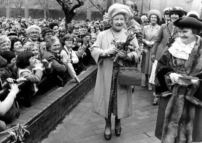 Framed Print : Queen Elizabeth the Queen Mother North East Visits Queen Elizabeth Framed Print : Queen Elizabeth the Queen Mother North East Visits Queen Elizabeth