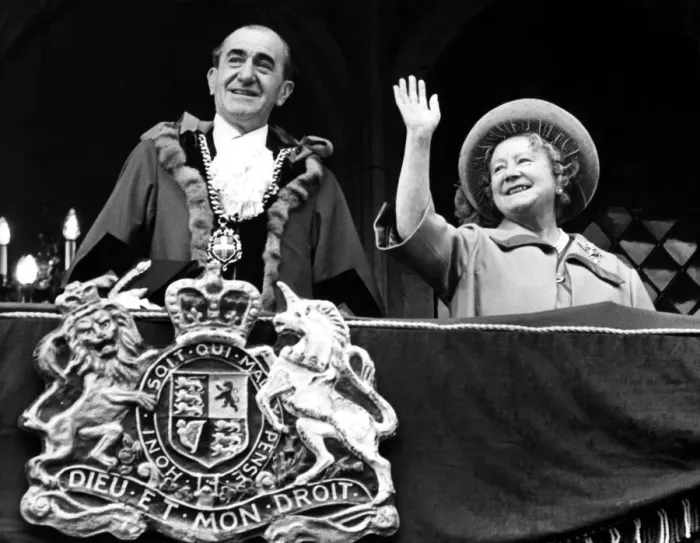 Framed Print : Queen Elizabeth the Queen Mother North East Visits Queen Elizabeth Framed Print : Queen Elizabeth the Queen Mother North East Visits Queen Elizabeth
