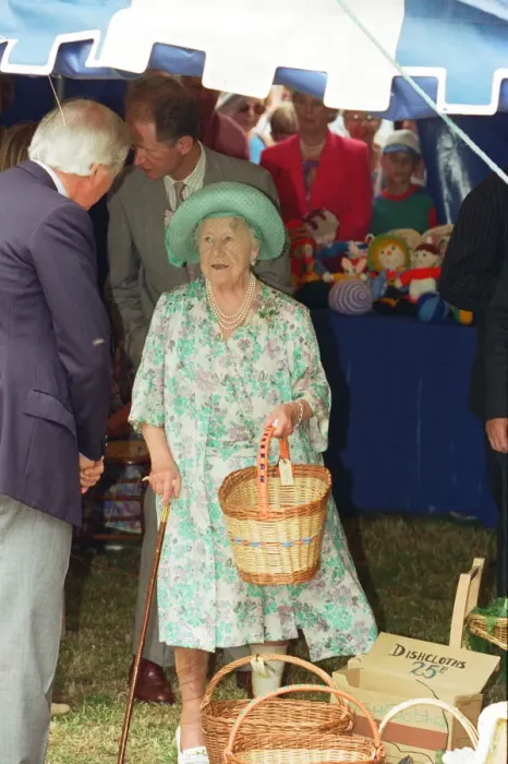 Framed Print : Queen Elizabeth The Queen Mother at Sandringham Flower Show, Norfolk. 26th July 1995