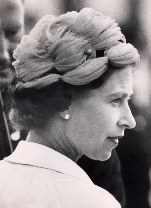 Framed Print : The Queen at London Airport wearing hat - August 1959 03  /  08  /  1959