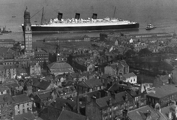 The Queen Mary ship sailing past Greenock in March 1936