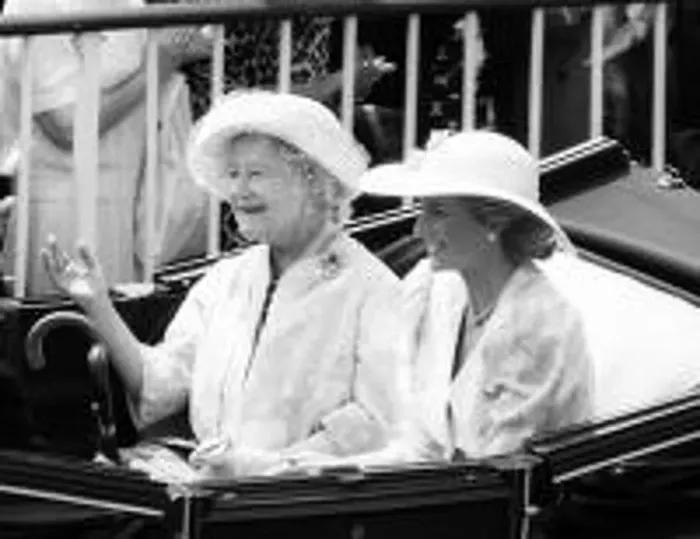 : The Queen Mother arrives with Her Royal Highness Diana The Princess of Wales in open : The Queen Mother arrives with Her Royal Highness Diana The Princess of Wales in open