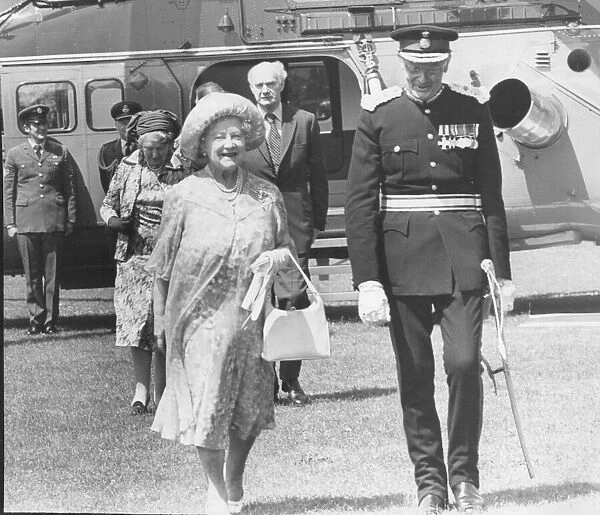Queen Mother arriving at Wells in 1979