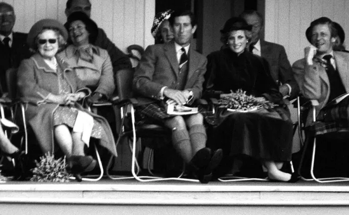 Framed Print : The queen Mother, Prince Charles and Princess Diana during the annual Braemar Highland Framed Print : The queen Mother, Prince Charles and Princess Diana during the annual Braemar Highland