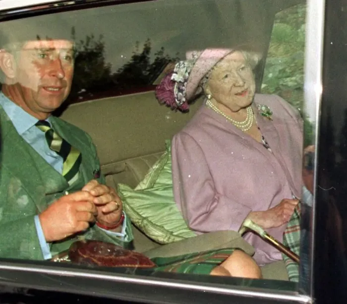 Framed Print : The Queen Mother and Prince Charles travel together to the Sunday service n memory of
