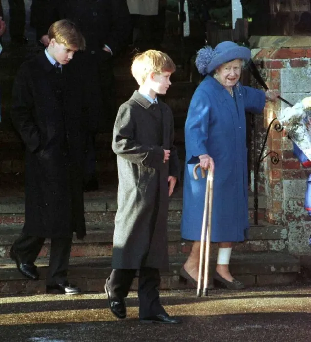 Framed Print : Queen Mother at Sandringham with William and Harry