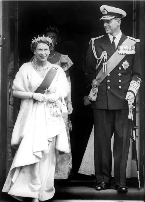 Framed Print : The Queen and Prince Philip in Australia, February 1954 leaving Parliament House