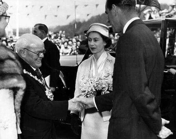 The Queen and Prince Philip shake hands with the Mayor of Dudley Ald