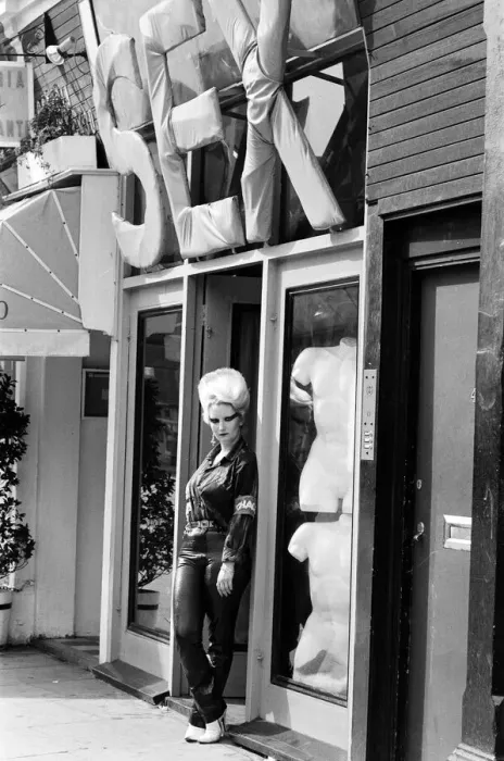 Framed Print : Queen of Punk Rockers, Pamela Rooke aka Jordan at Sex'shop on the Kings Road