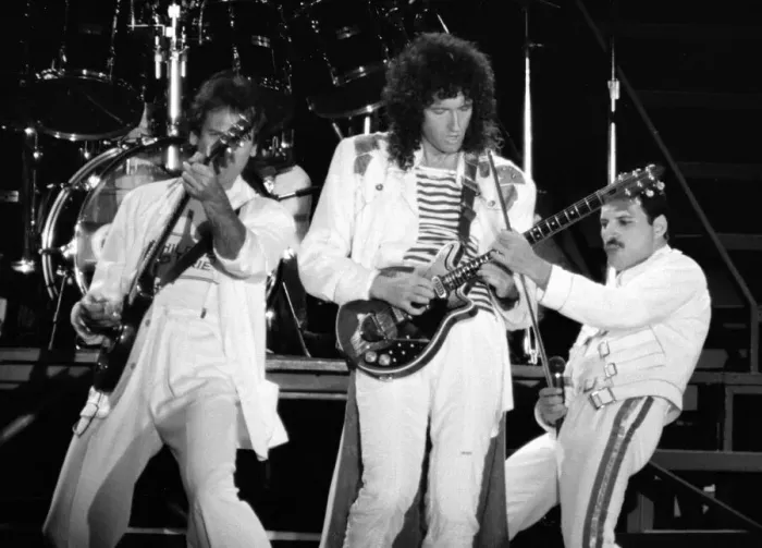 Framed Print : Queen Rock Group Freddie mercury, Brian May, John Deacon & Roger Taylor
