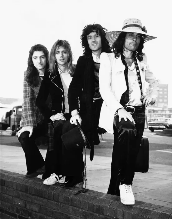 Framed Print : Queen Rock Pop Group - left to right John Deacon Roger Taylor Brian May & Freddie