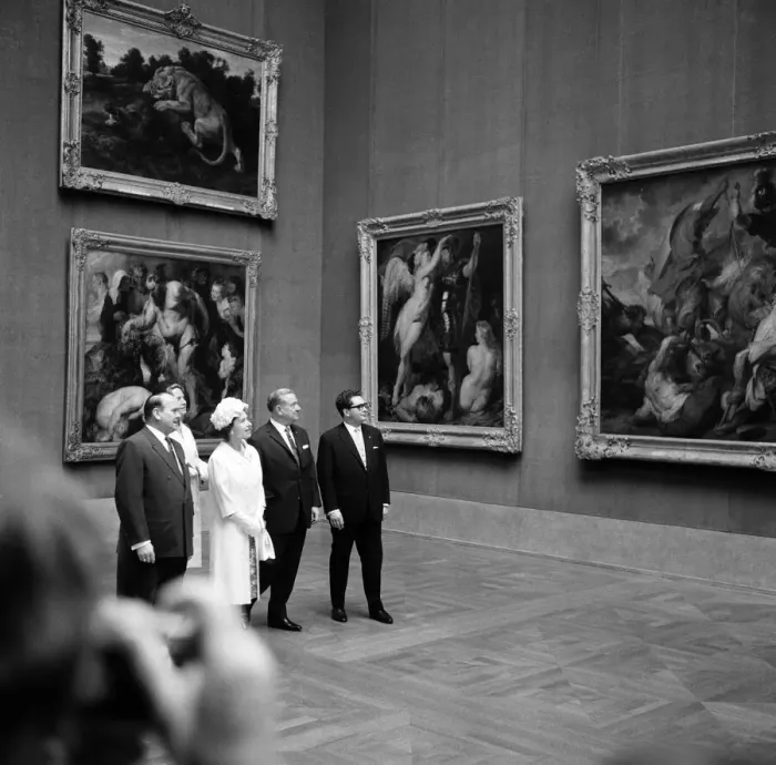 Framed Print : The Queen during her visit to West Germany. Pictured in Munich looking at art in a Framed Print : The Queen during her visit to West Germany. Pictured in Munich looking at art in a