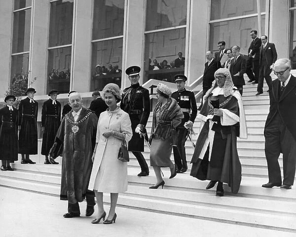 The Queen visits Manchester Law Courts. 24th May 1961
