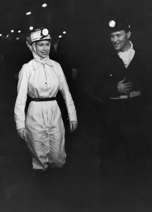 Framed Print : The Queen visits Rothes Colliery in Fifeshire, Scotland. 1st July 1958 Framed Print : The Queen visits Rothes Colliery in Fifeshire, Scotland. 1st July 1958