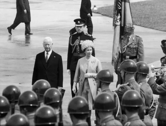 Framed Print : The Queen in West Germany. The first British Monarch to make a state visit for 56 years Framed Print : The Queen in West Germany. The first British Monarch to make a state visit for 56 years