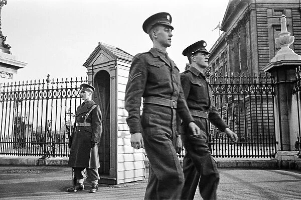 The Queens Guardsmen at Buckingham Palace, London, circa February 1948