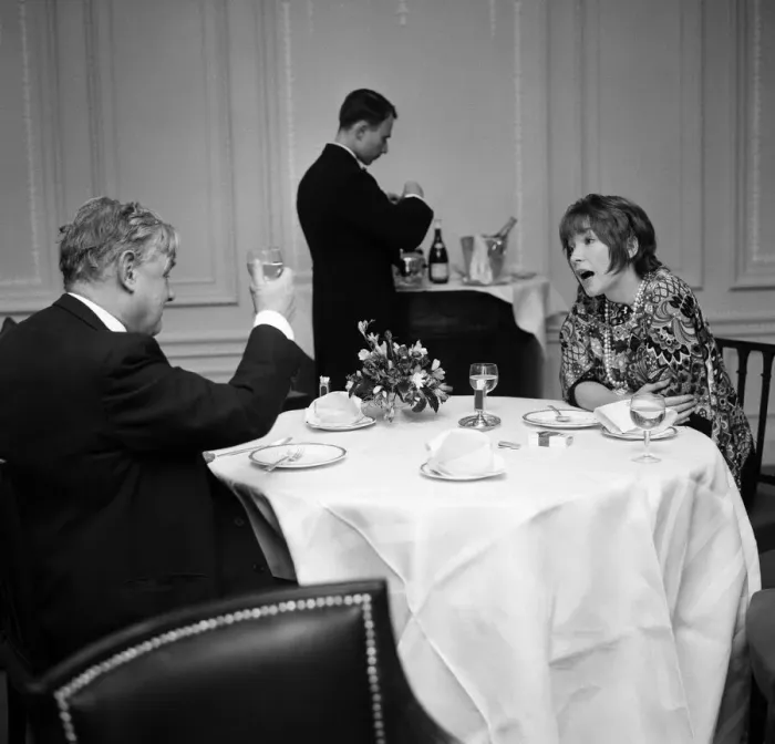 Framed Print : Quintin Hogg MP in conversation with film star Shirley MacLaine at the Savoy Hotel Framed Print : Quintin Hogg MP in conversation with film star Shirley MacLaine at the Savoy Hotel