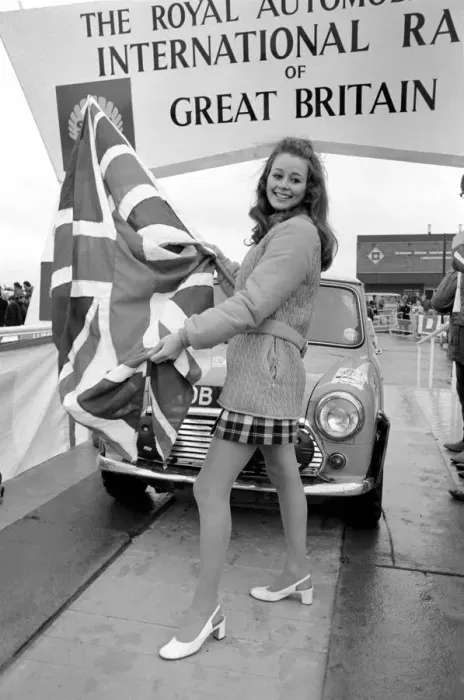 Framed Print : R. A. C. Rally: Miss U. K. Sheena Drummond, Waves the flag for the start of the R. A. C. Rally Framed Print : R. A. C. Rally: Miss U. K. Sheena Drummond, Waves the flag for the start of the R. A. C. Rally