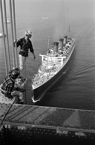 R. M.s Queen Mary - October 1964 passes under New York Bridge - watched by workmen