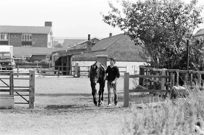Framed Print : Racehorse Sea Pigeon winner of thirty-seven races, seen here with Steven Muldoon son of