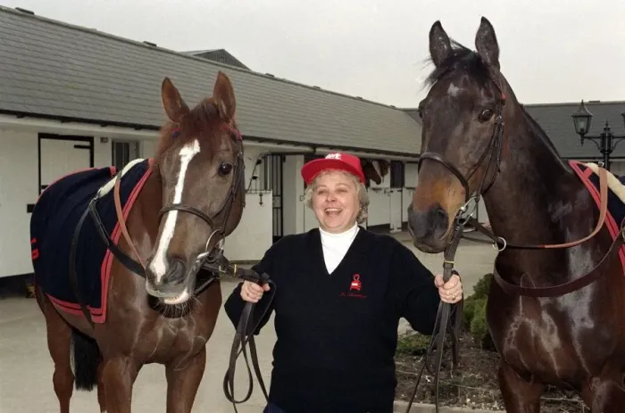 Framed Print : Racehorse trainer Jenny Pitman with 1992 Cheltenham Gold Cup winner Framed Print : Racehorse trainer Jenny Pitman with 1992 Cheltenham Gold Cup winner