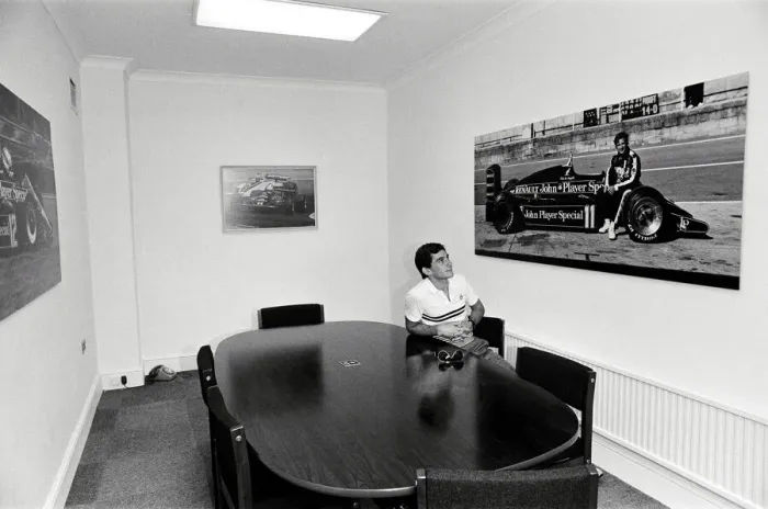 Framed Print : Racing driver Ayrton Senna at the Lotus Racing H. Q, Norfolk. 4th July 1985