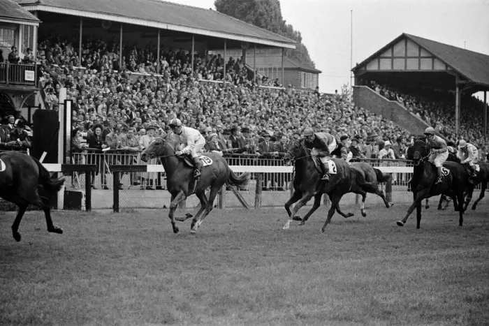 Framed Print : Racing at Windsor race course. 30th July 1962 Framed Print : Racing at Windsor race course. 30th July 1962