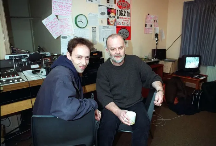 Framed Print : Radio One DJ Steve Lamacq and John Peel at the decks of Subcity Radio in Glasgow student Framed Print : Radio One DJ Steve Lamacq and John Peel at the decks of Subcity Radio in Glasgow student