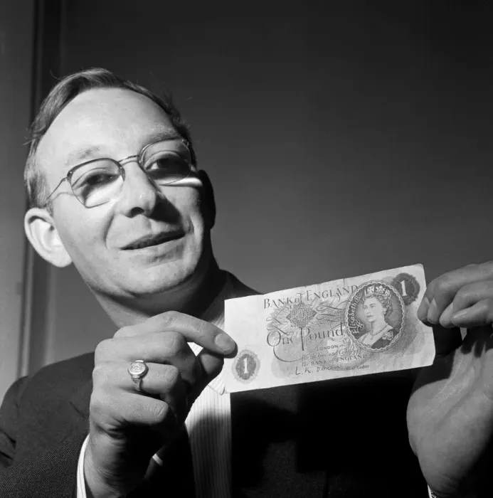 Framed Print : Railway clerk John Freeman with his 1 in 20, 000, 000 freak pound note - without any serial Framed Print : Railway clerk John Freeman with his 1 in 20, 000, 000 freak pound note - without any serial