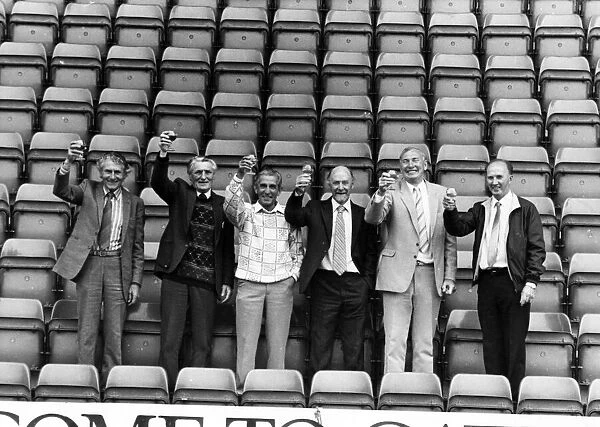 Raising their glasses are former Gateshead stars (left to right) Jacke Callender