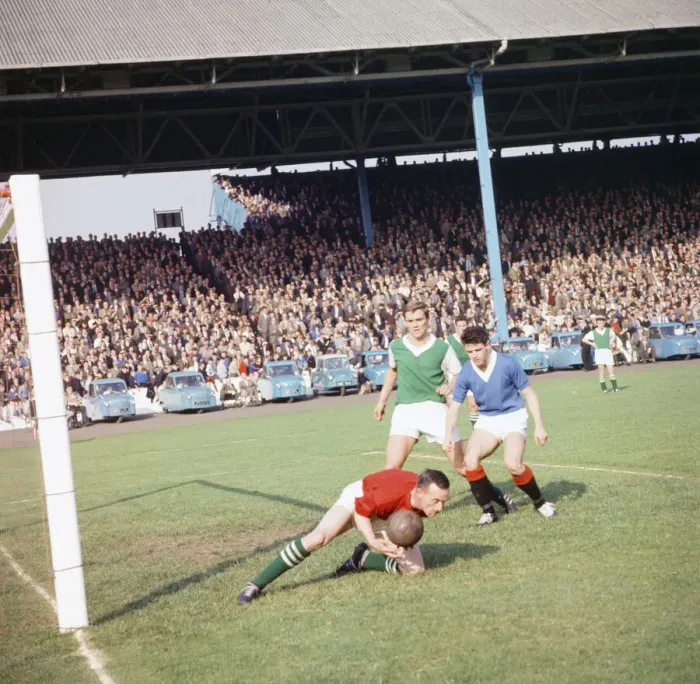 Framed Print : Rangers 5-0 Hibernian, Scottish League match action at Ibrox Stadium, Glasgow Framed Print : Rangers 5-0 Hibernian, Scottish League match action at Ibrox Stadium, Glasgow