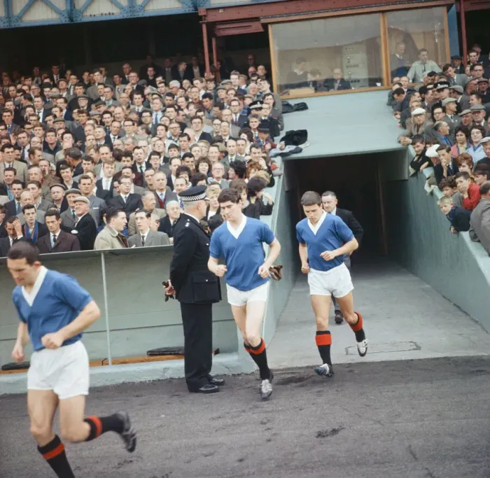 Framed Print : Rangers 5-0 Hibernian, Scottish League match action at Ibrox Stadium, Glasgow Framed Print : Rangers 5-0 Hibernian, Scottish League match action at Ibrox Stadium, Glasgow