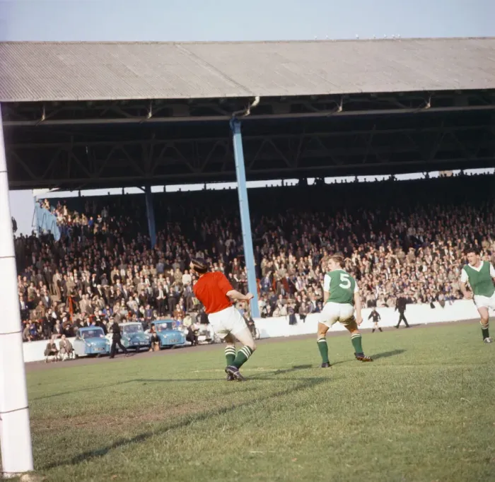 Framed Print : Rangers 5-0 Hibernian, Scottish League match action at Ibrox Stadium, Glasgow