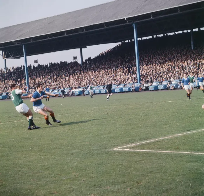 Framed Print : Rangers 5-0 Hibernian, Scottish League match action at Ibrox Stadium, Glasgow