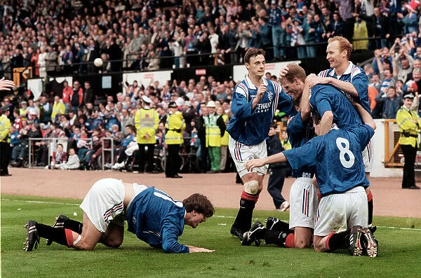 Rangers 5 - 1 Heart of Midlothian. Gordon Durie Rangers football player celebrates