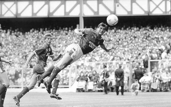 Rangers footballer Kevin Drinkell in action against Aberdeen. September 1989