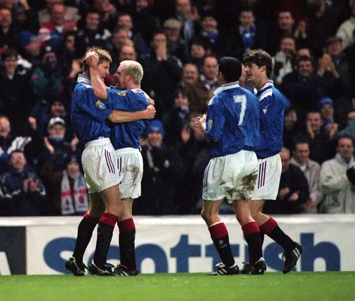 Framed Print : Rangers Versus Raith Rovers - Paul Gascoigne Celebrates With Richard Gough After