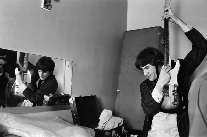 Framed Print : Ray Davies of The Kinks pop group rehearsing in their dressing room before a concert Framed Print : Ray Davies of The Kinks pop group rehearsing in their dressing room before a concert