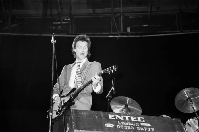 Framed Print : Ray Davies, sings as he fronts The Kinks at The Reading Festival, 1981 Framed Print : Ray Davies, sings as he fronts The Kinks at The Reading Festival, 1981