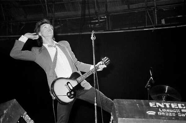 Ray Davies, sings as he fronts The Kinks at The Reading Festival, 1981