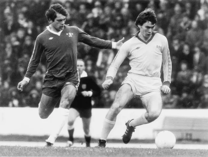 Framed Print : Ray Wilkins of Chelsea (Left) December 1977 and Dave Thomas of Everton in action Framed Print : Ray Wilkins of Chelsea (Left) December 1977 and Dave Thomas of Everton in action
