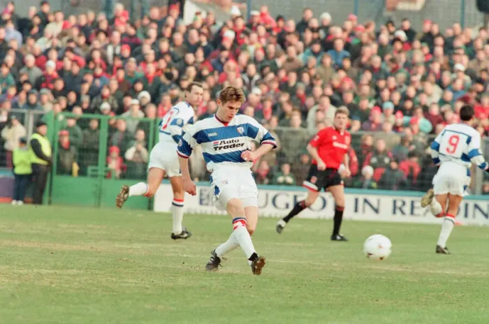 Framed Print : Reading 0-3 Manchester United, FA Cup 4th Round match at Elm Park Framed Print : Reading 0-3 Manchester United, FA Cup 4th Round match at Elm Park