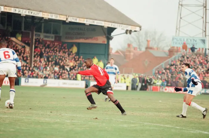 Framed Print : Reading 0-3 Manchester United, FA Cup 4th Round match at Elm Park Framed Print : Reading 0-3 Manchester United, FA Cup 4th Round match at Elm Park
