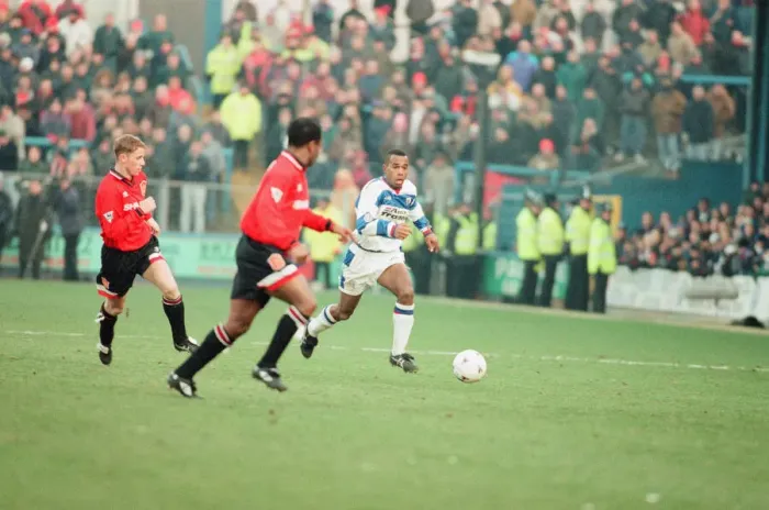Framed Print : Reading 0-3 Manchester United, FA Cup 4th Round match at Elm Park