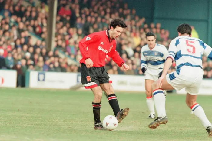 Framed Print : Reading 0-3 Manchester United, FA Cup 4th Round match at Elm Park Framed Print : Reading 0-3 Manchester United, FA Cup 4th Round match at Elm Park