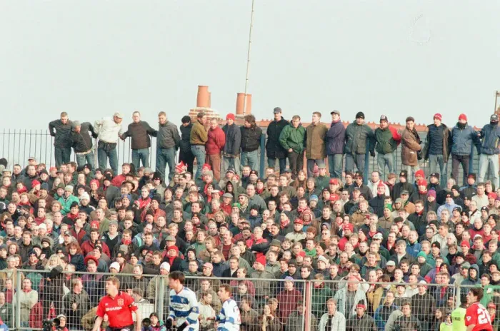 Framed Print : Reading 0-3 Manchester United, FA Cup 4th Round match at Elm Park