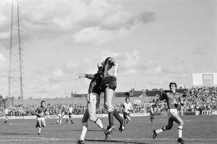 Framed Print : Reading 1-0 Bolton, league division three match at Elm Park, Saturday 5th October 1985 Framed Print : Reading 1-0 Bolton, league division three match at Elm Park, Saturday 5th October 1985