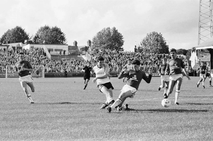 Framed Print : Reading 1-0 Bolton, league division three match at Elm Park, Saturday 5th October 1985